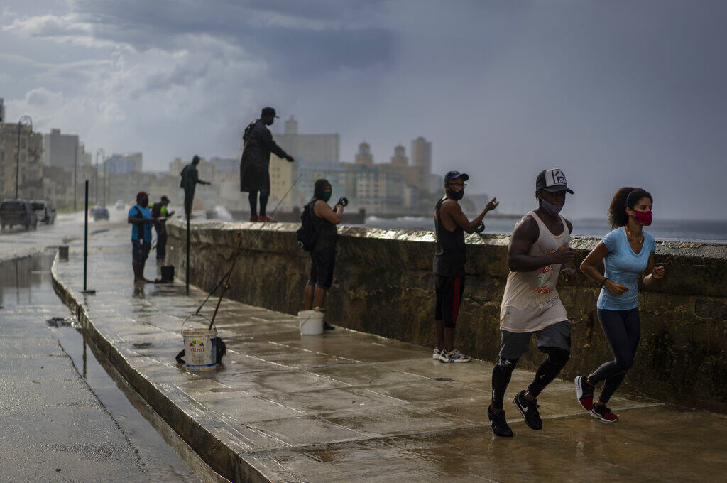 APTOPIX Virus Outbreak Cuba